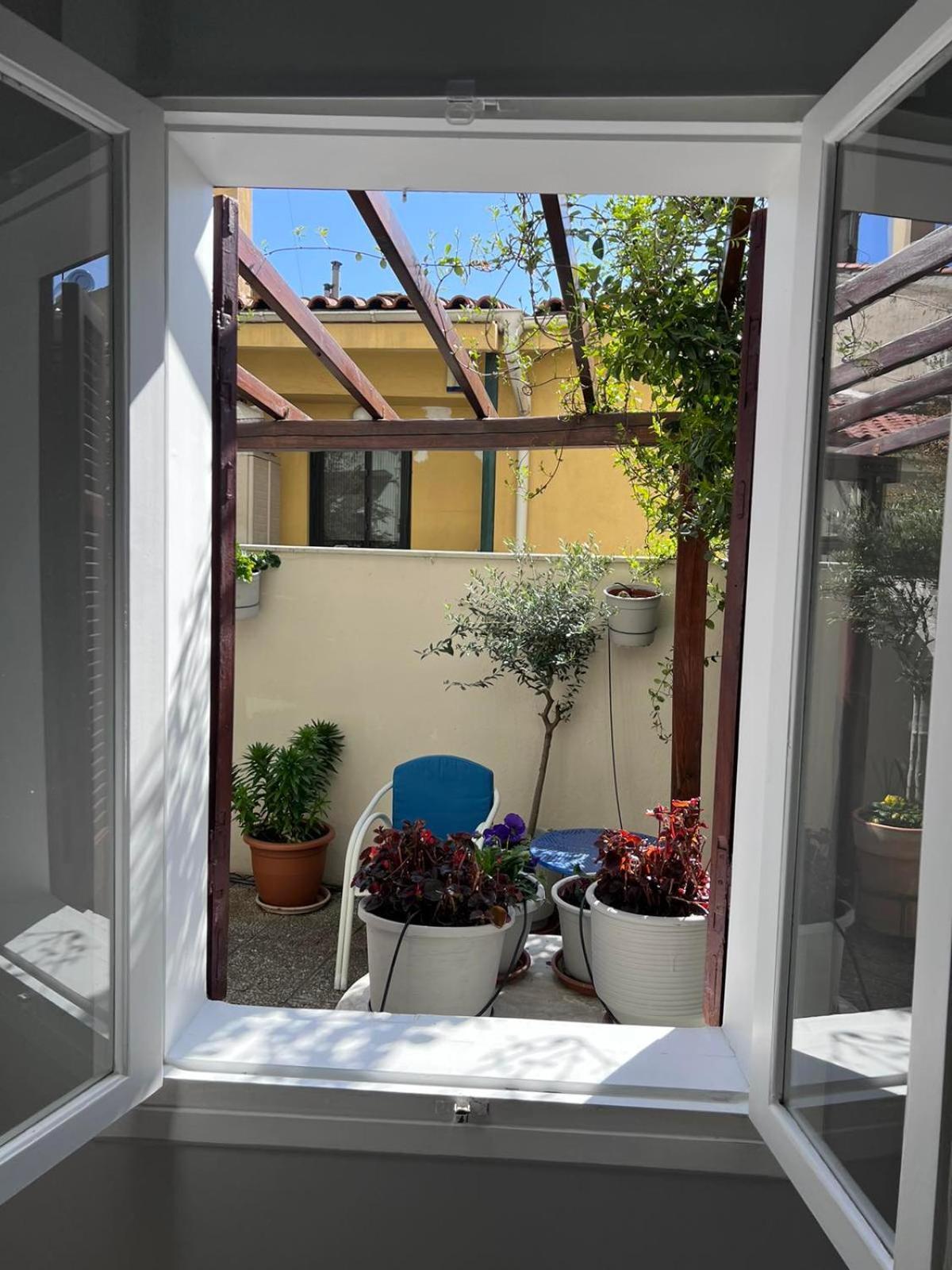 Retro House With Garden In Anopoli Vila Tessalónica Exterior foto